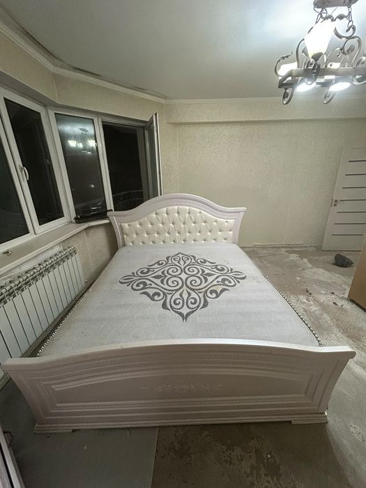 Спальная кровать