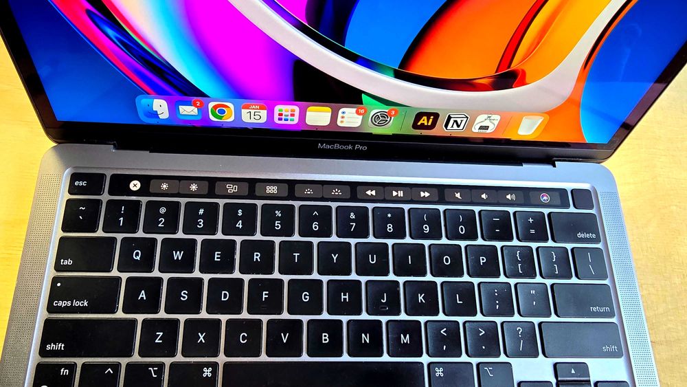 Продавам MacBook Pro 2020 | 16GB | 512 SSD | M1 chip 13" Space Gray