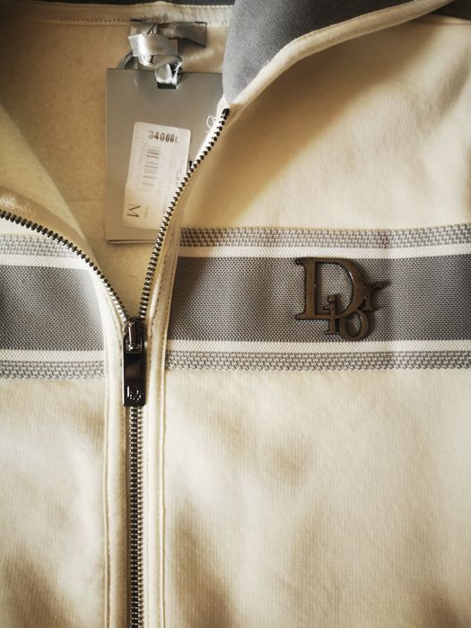 Продам женский костюм