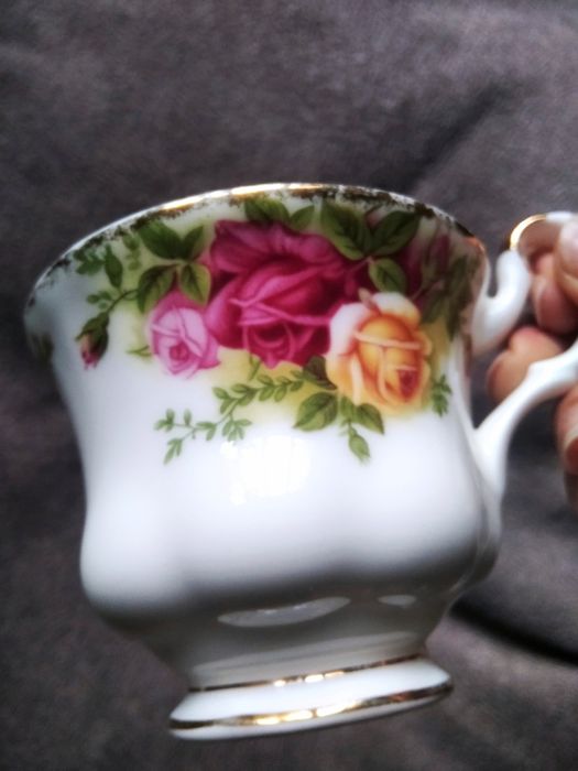 Винтажная чашка Royal Albert