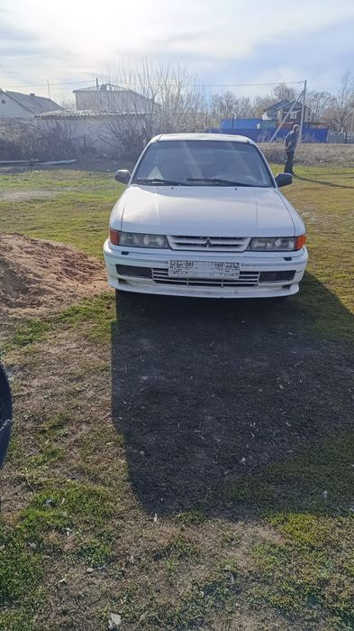 Митсубиси Галант на запчасти.