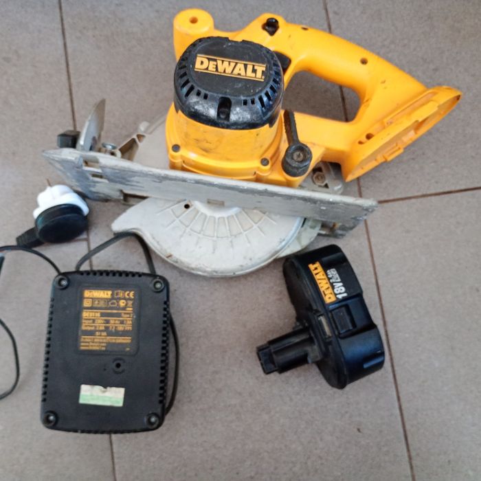Circular dewalt 18V 2,4Ah cu pânză videa