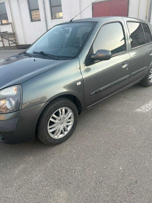 Autoturism marca Renault Symbol.