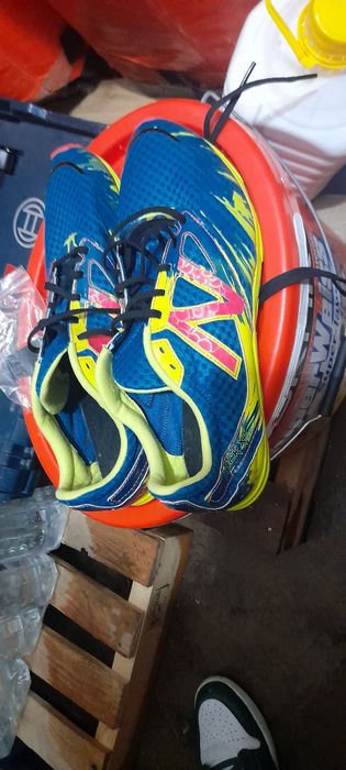 New Balance  cu crampoane fier 47