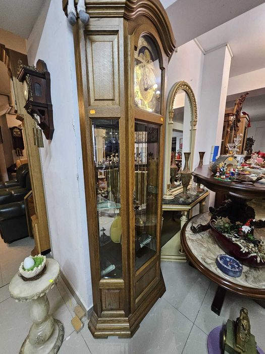 Ceas de podea vitrina Interclock cu pendul, stil olandez, aspect elegant