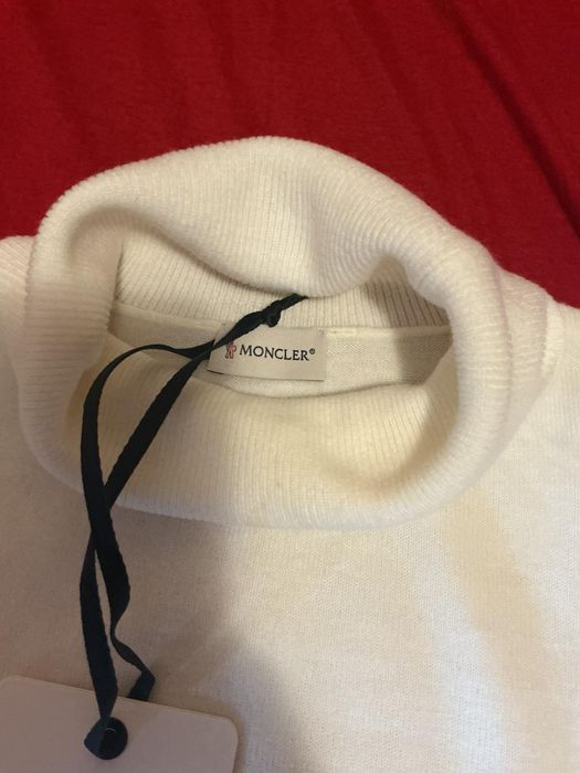 Bluza dama moncler, Alba cu guler