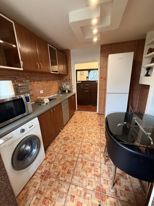 Calea Giulesti, reper Statia George Valsan ( fosta Flamanda ), apt. 3 camere