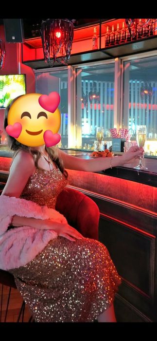 Продаю сверкающее платье в пол