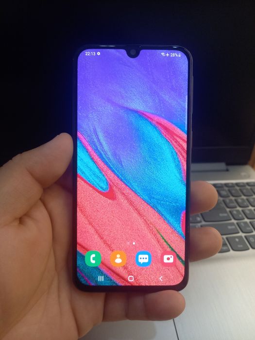 Продам  Samsung A40  4/64  NFC