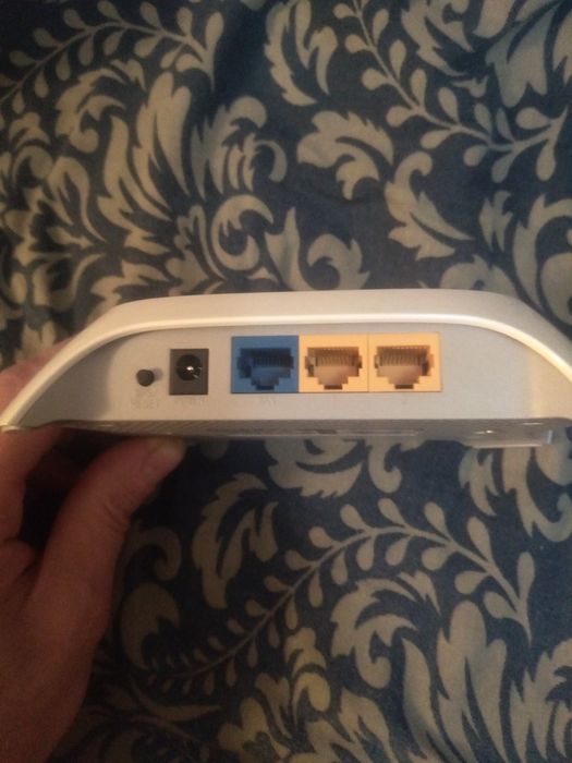 Продам роутер БУ