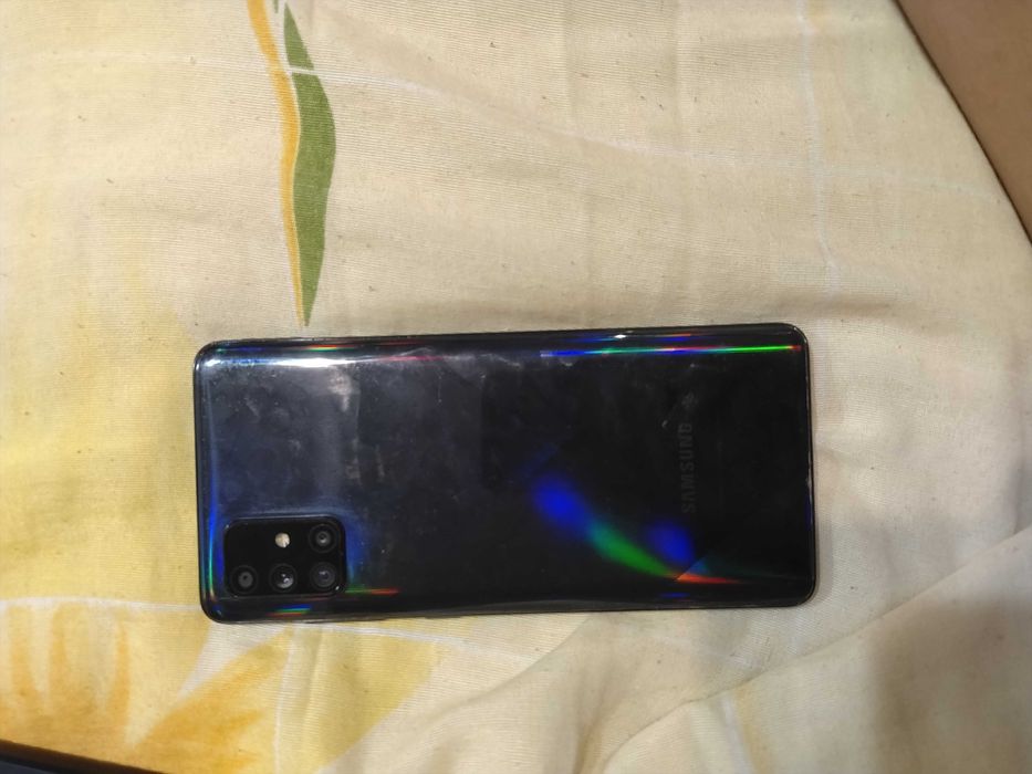 Продавам телефон Samsung  Galaxy A71 4 G