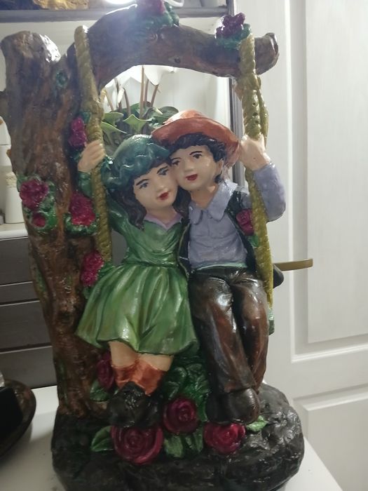 Statueta  ,, Indragostitilor""