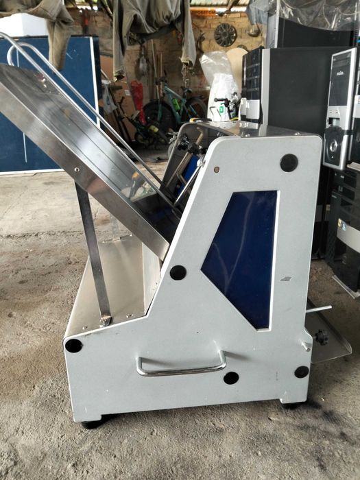 Продам хлеборезку.