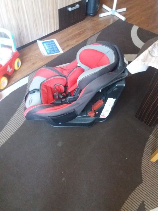 Продавам Детско столче .