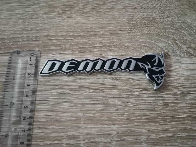 емблема Dodge Demon черно със сребристо