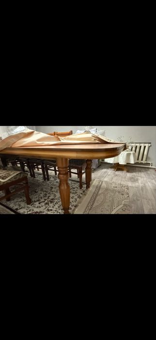 Стол Продам для гостей