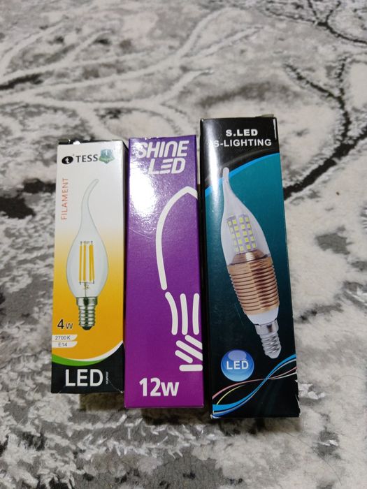 Лампочки для светильников.