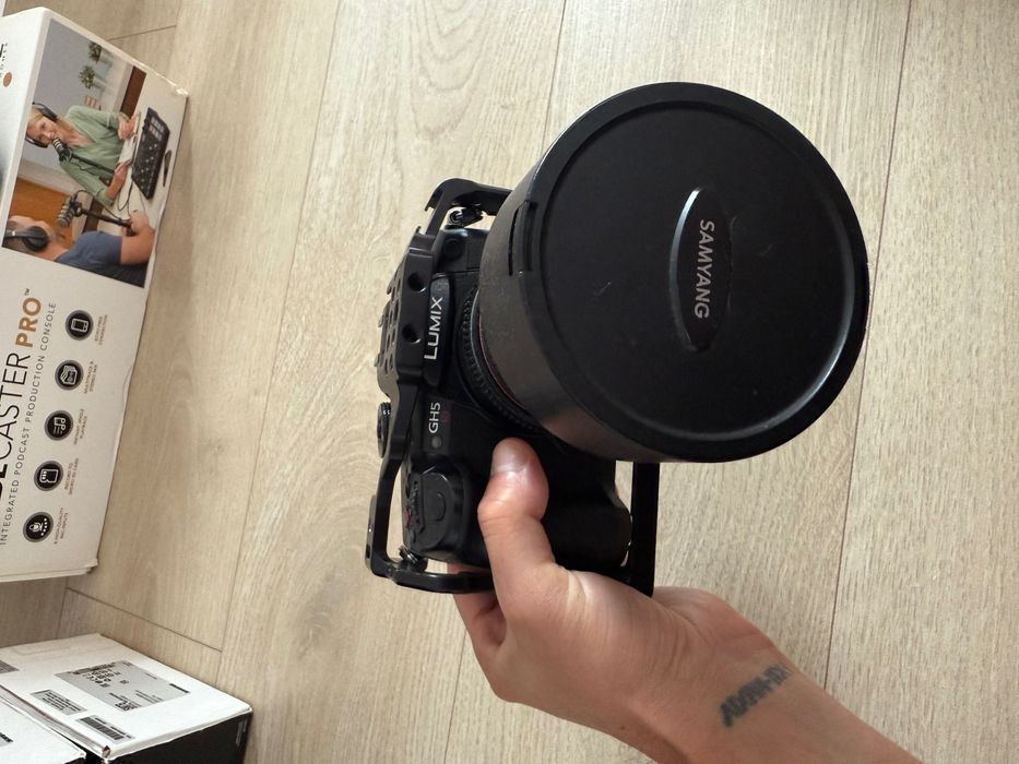Panasonic GH5s + Obiectiv Samyang