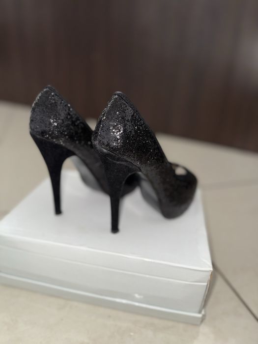 Pantofi decupați la vârf POEMA mărimea 36