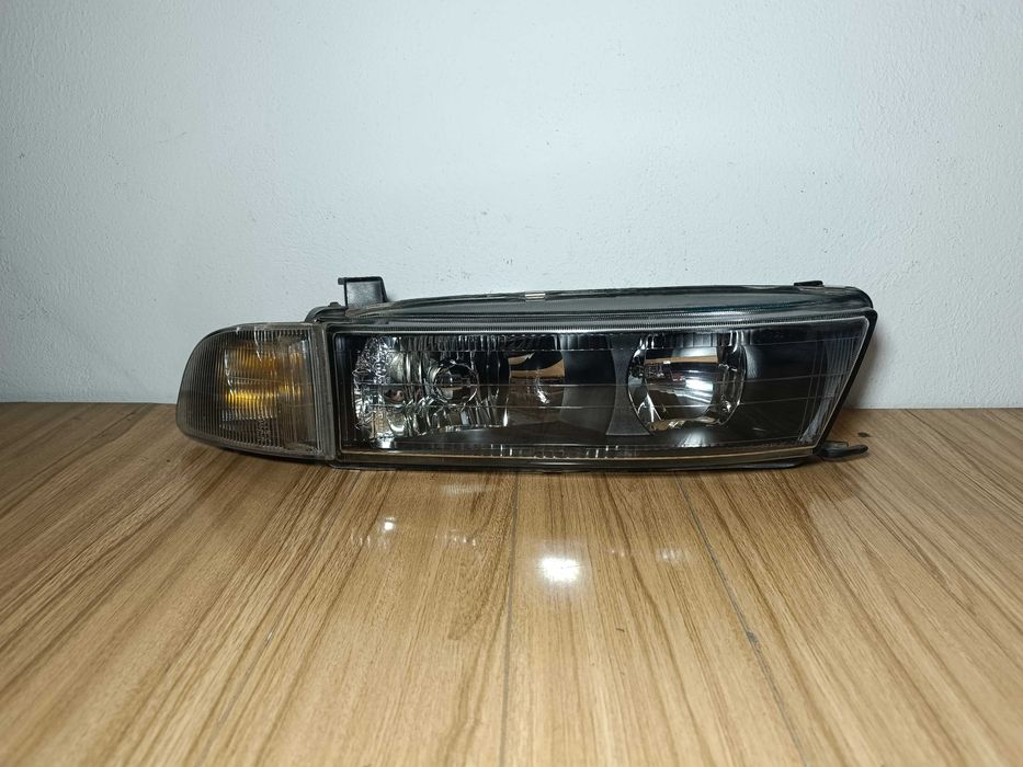 Фара Правая Mitsubishi Galant 8 EA MMC Митсубиси Галант Оригинал Б/У