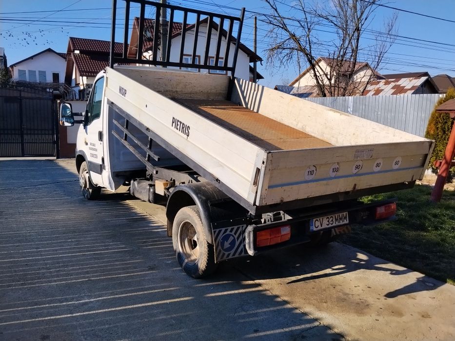 Vând Iveco basculabil