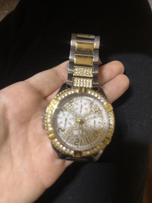 ceas guess dama,argintiu-auriu