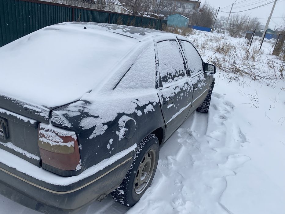 Продам опель вектра а Акпп и двиготель