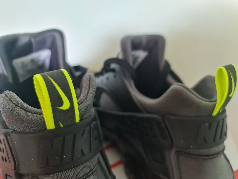 Намалени! Чисто нови Nike huarache run dz5632-001, 38 размер