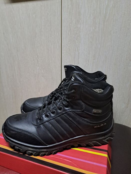 Продам подростковую обувь