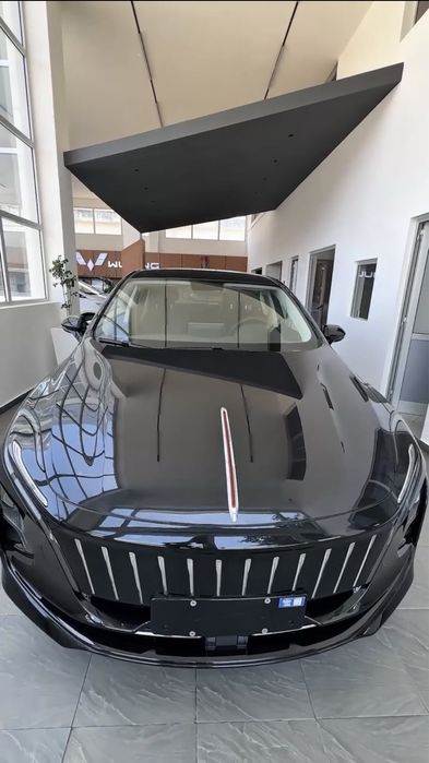 Аренда авто 17 000тг под такси Hongqi E-QM5 PLUS 2025 года