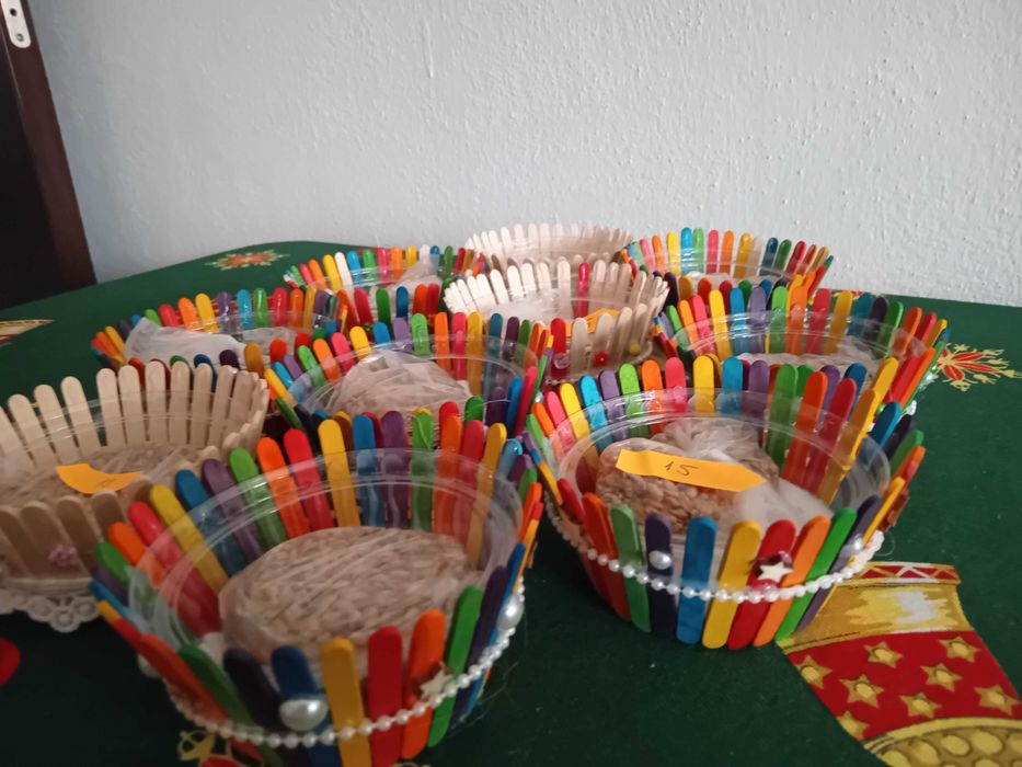 Decorațiuni si jucării de Crăciun la prețuri de poveste