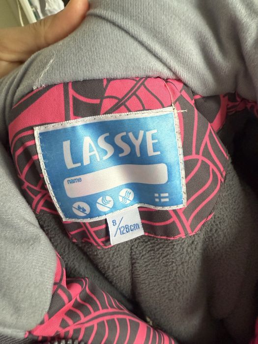 Продам зимний комбинезон для девочки