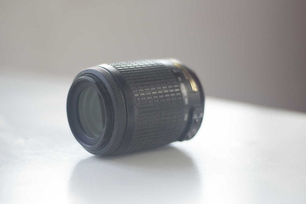 Объектив Nikon 55-200