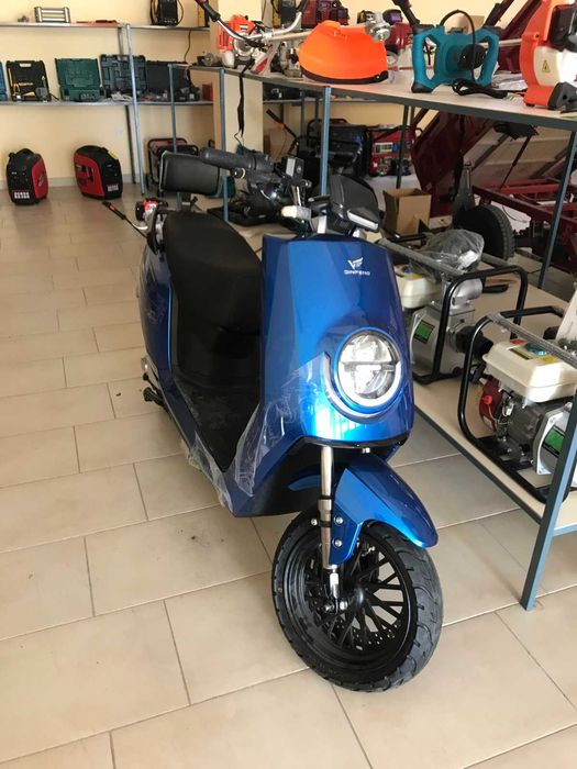 Електрическо мини моторче / електрически мотор 2000w с регистрация