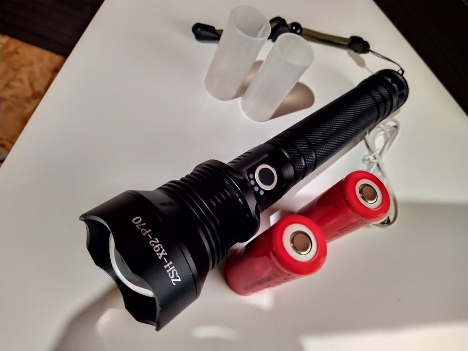 X92-XHP70.2 Lanterna profesionala , 100% metal led multicore - quadcor