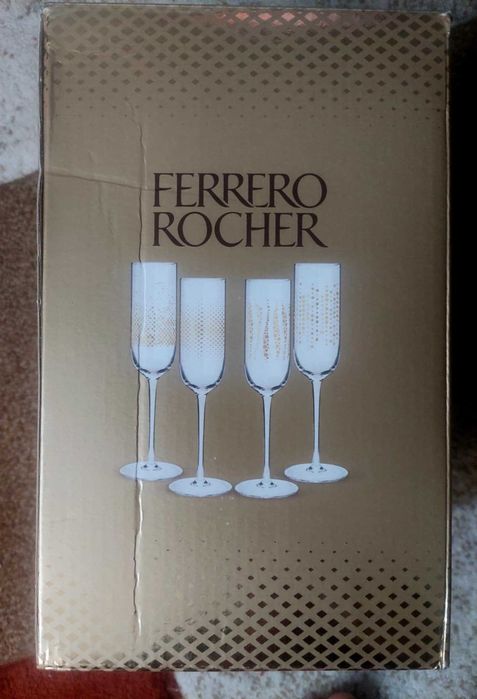 Pahare cu picior cu model aur ideale pentru nunta