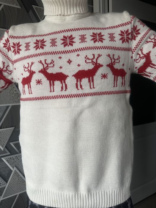 Свитер новогодний