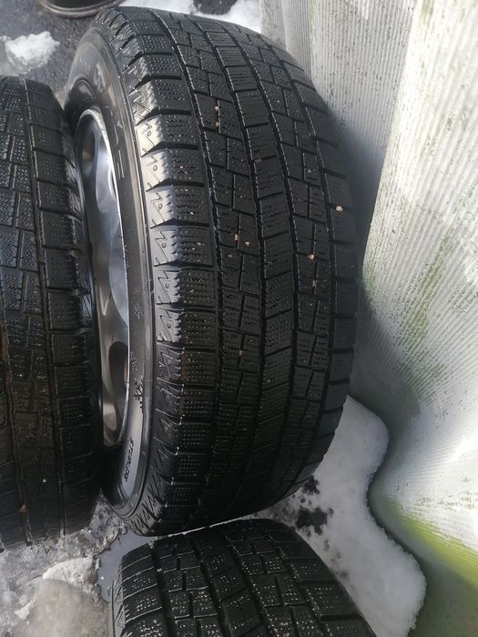 Продам  резиной без Дисков 15r