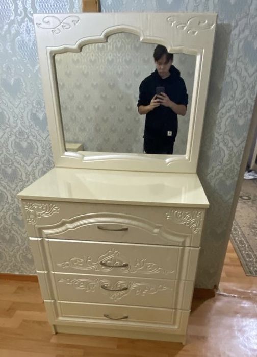 Зеркало-комод шкаф