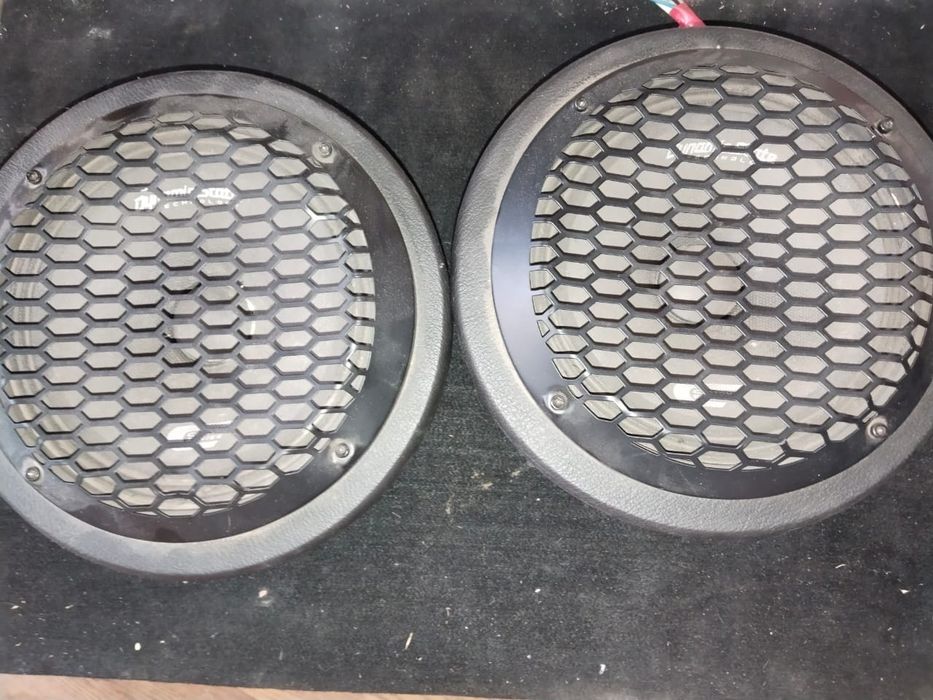 Продам саб и две колонки.