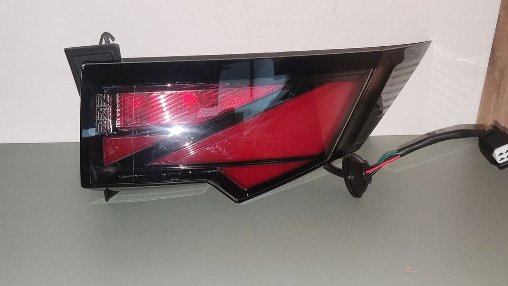 Фонарь на крыло R,L. UNI V./ Юни В.