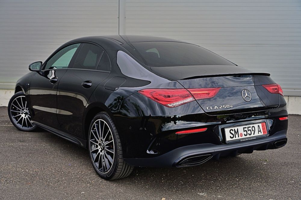 Mercedes-Benz CLA 250e AMG Line Plug-In Hybrid 218 CP | 2021 | Night Black Metallic |