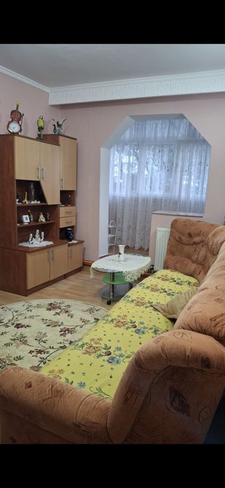 Închiriez apartament