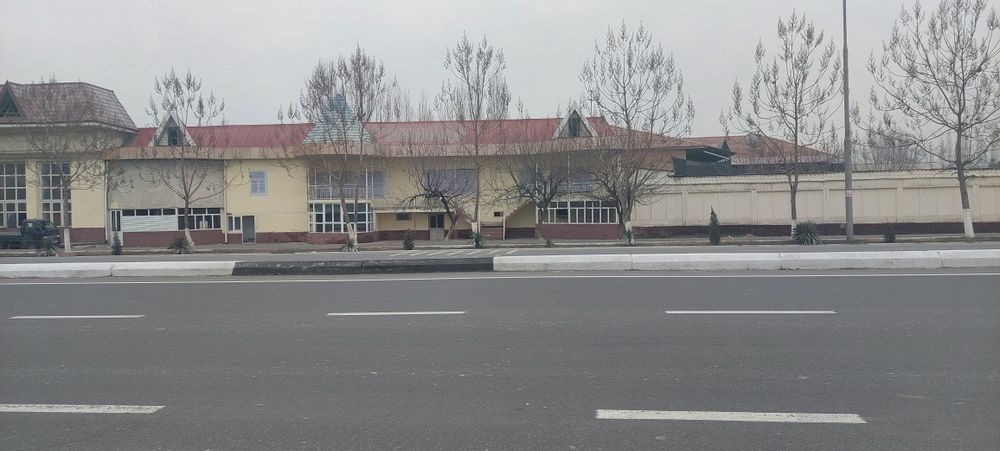 Йул буйида нотурар бино сотилади