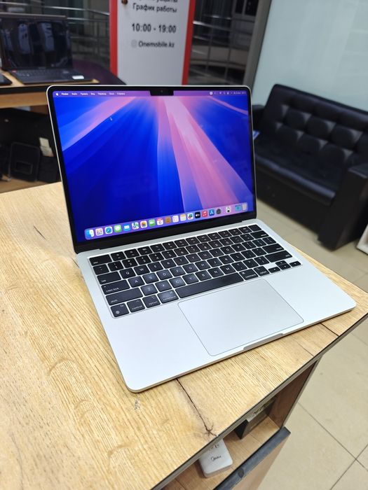 MacBook Air 13 M2 Чип 8/256гб 90% Акб
