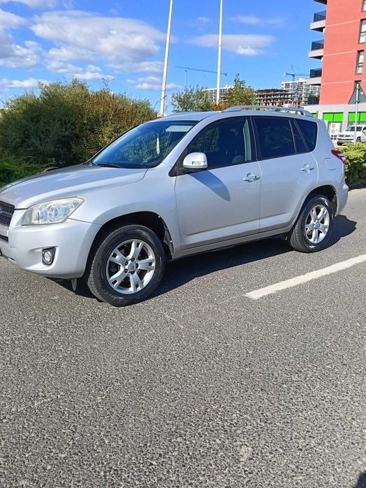 Mașină Toyota RAV4 2009