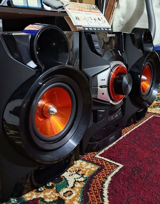 Музыкальный центр модель. Samsung. GIGA. Blast