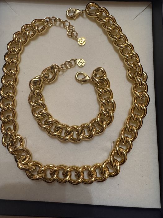 Златно бижута на Just Cavalli