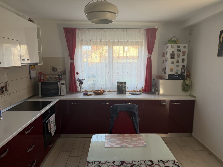 Proprietar vand casa,cartier izvor