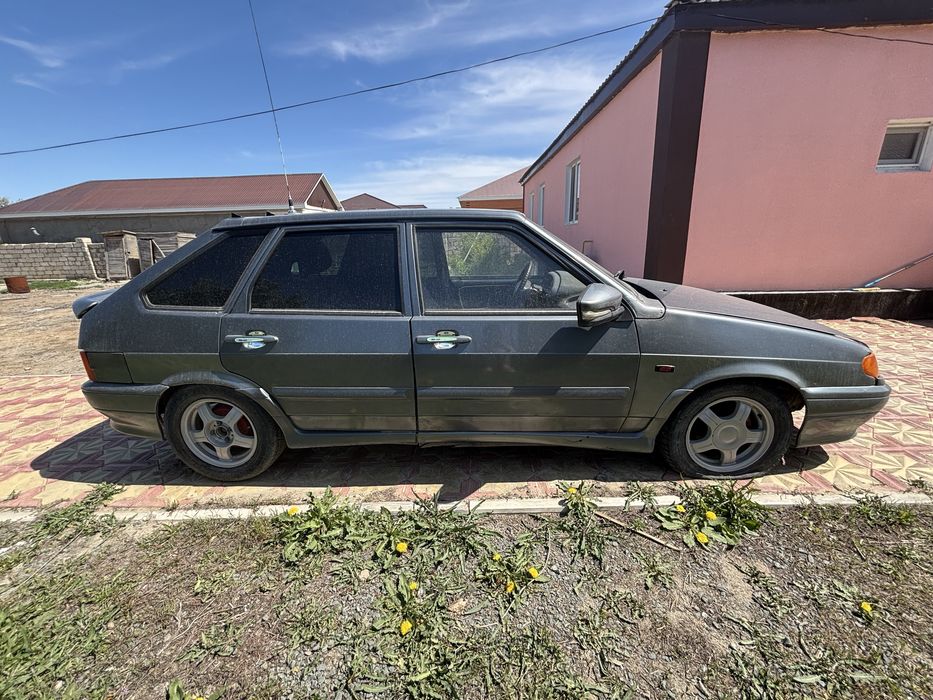 ВАЗ Lada 2114 хэтчбек